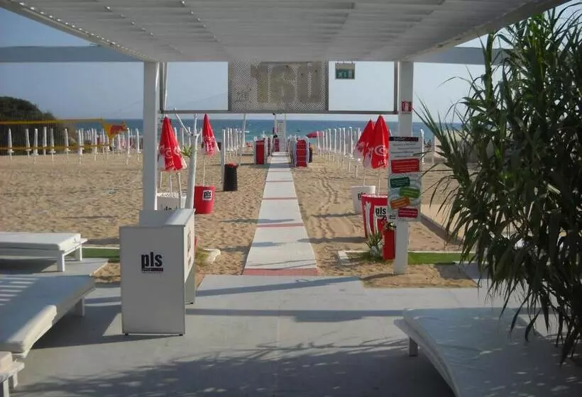 هتل Masseria Fortificata Donnaloia