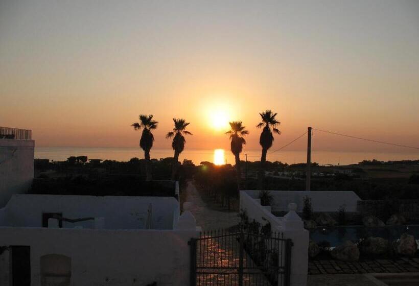 هتل Masseria Fortificata Donnaloia