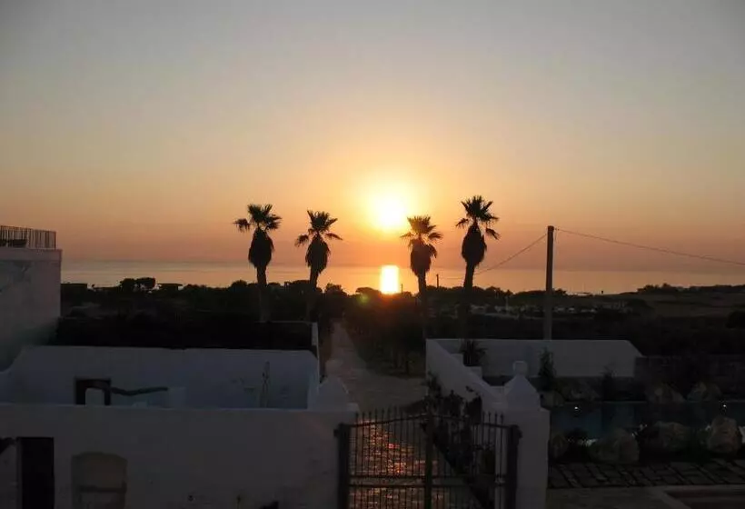 هتل Masseria Fortificata Donnaloia