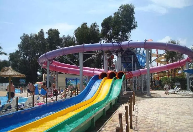 هتل Masseria Fortificata Donnaloia