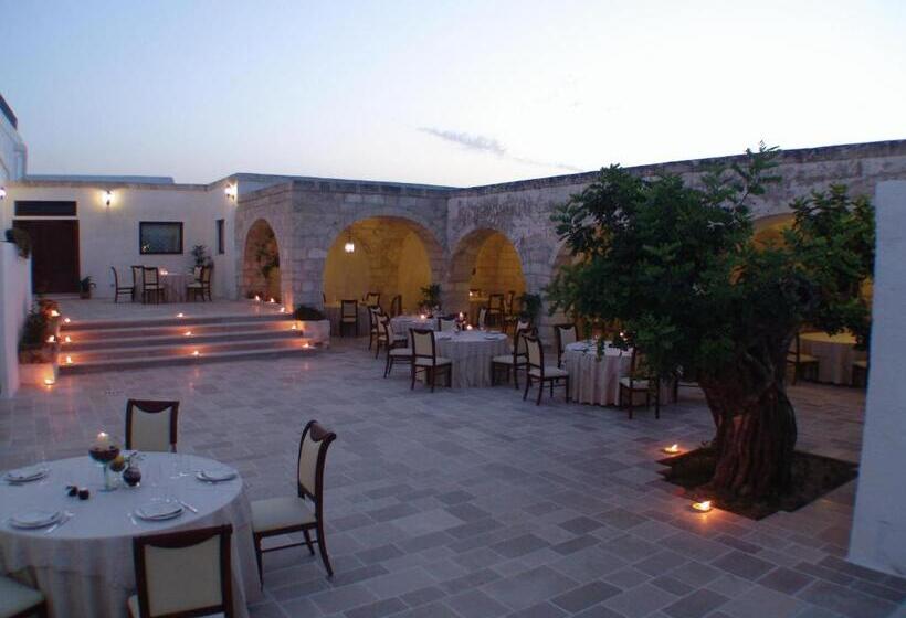 هتل Masseria Fortificata Donnaloia