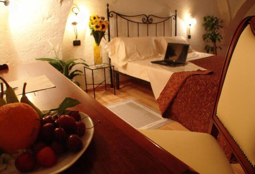 هتل Masseria Fortificata Donnaloia