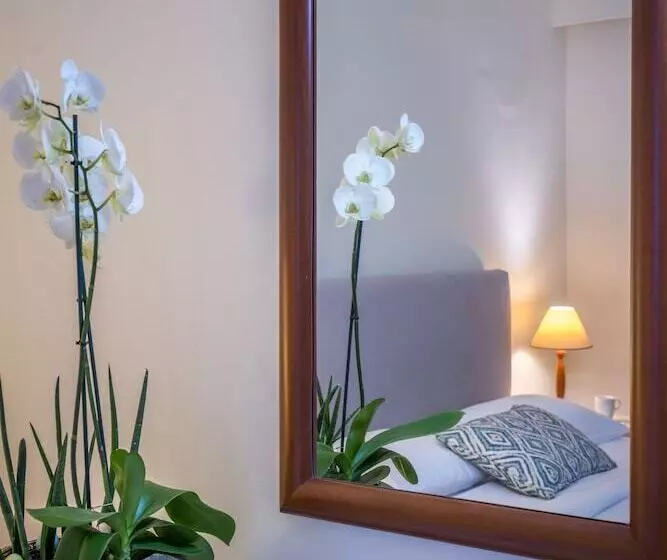 Отель Mitsis La Vita