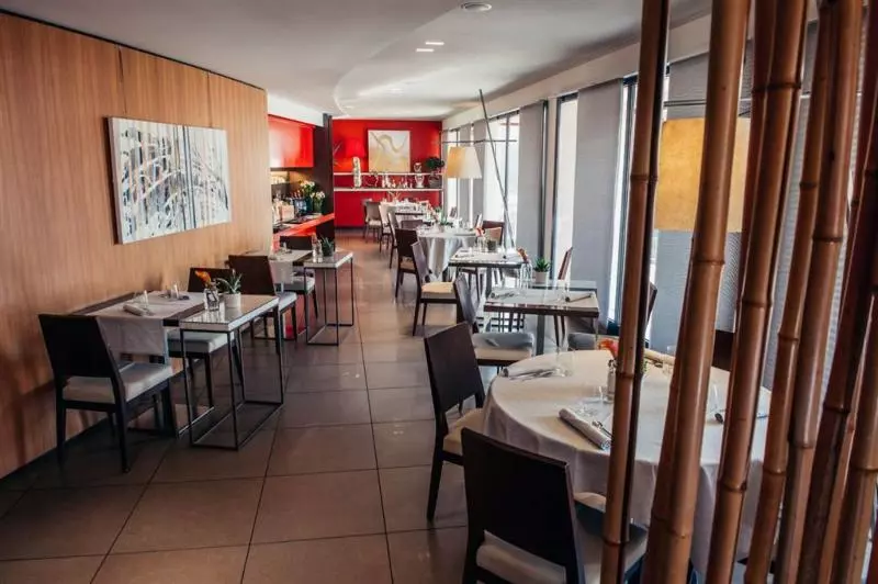 Отель Red S Redaelli