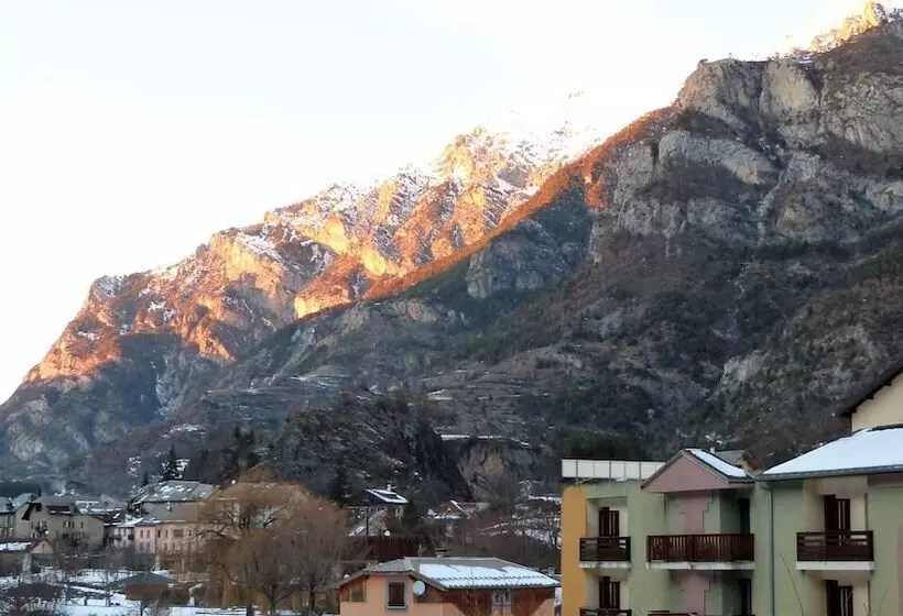 ホテル Restaurant La Lauzétane