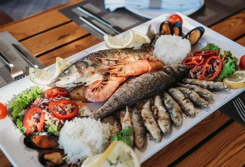 هتل St.john Suites Adults Only