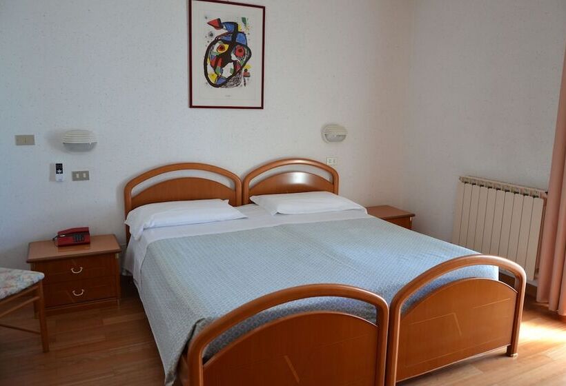 בית מלון כפרי Villa Ricci & Benessere