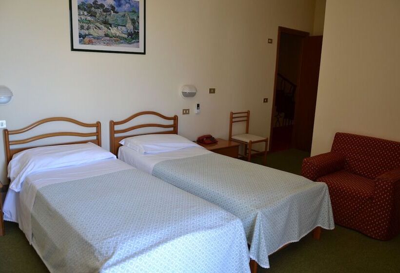 בית מלון כפרי Villa Ricci & Benessere