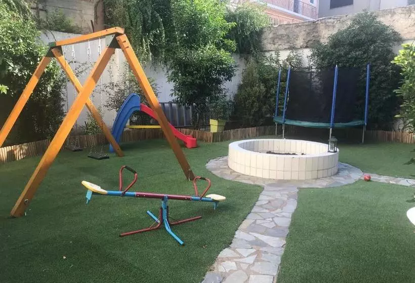 בית מלון כפרי Levadia