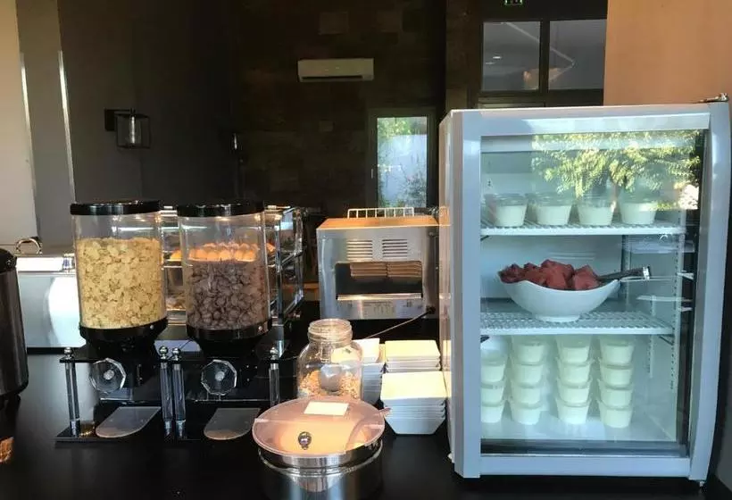 בית מלון כפרי Levadia