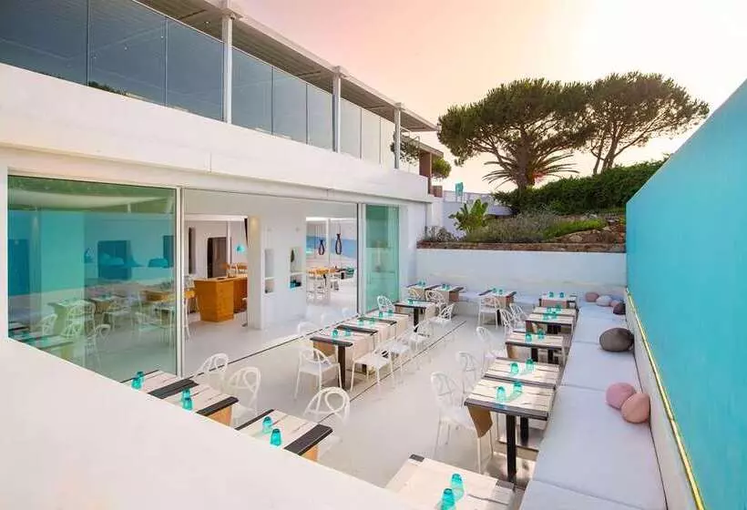 リゾートホテル Conrad Chia Laguna Sardinia