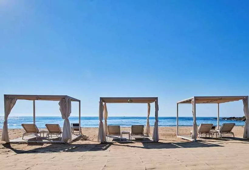 リゾートホテル Conrad Chia Laguna Sardinia