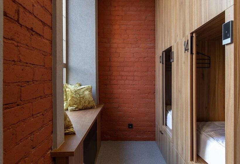 Hotel Q Block Capsule