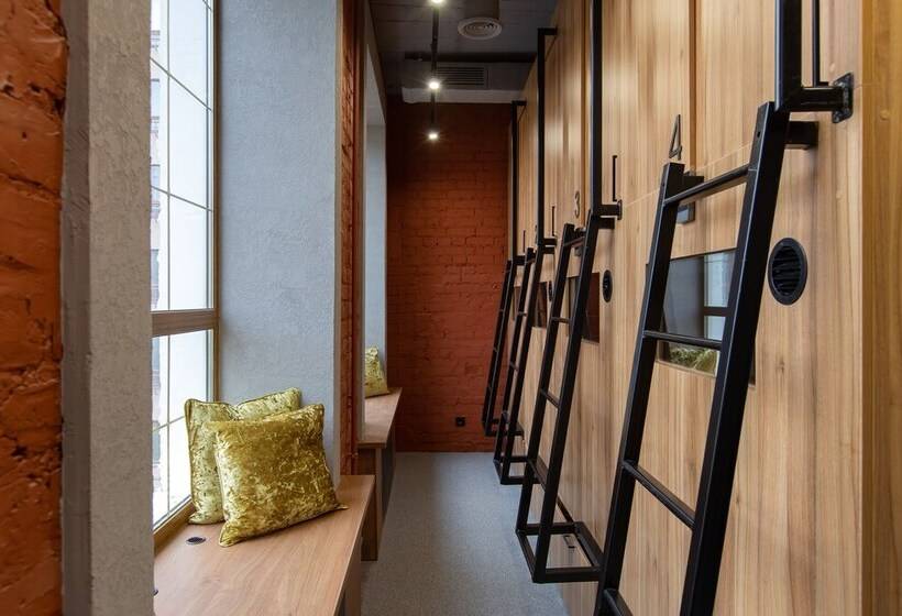 Hotel Q Block Capsule