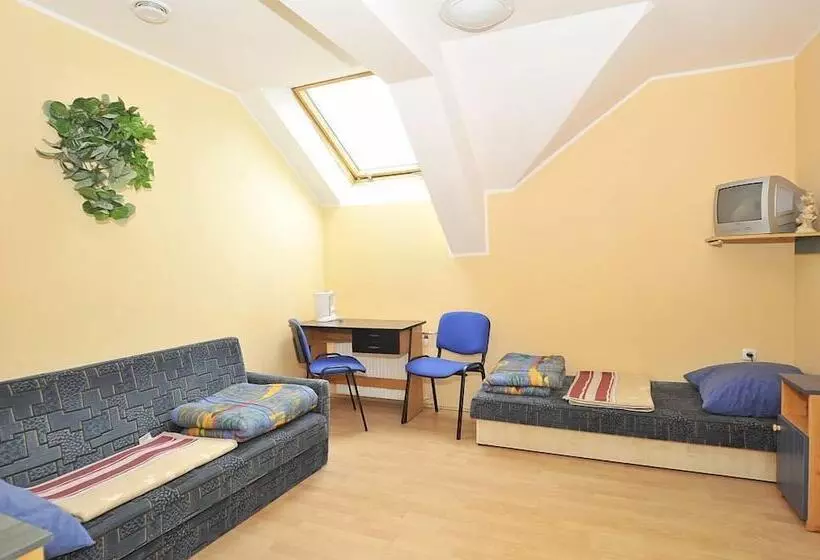 Hotelli Osrodek Kolonijno Wczasowy Skaut