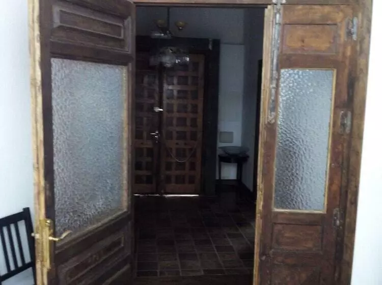 Majatalo El Sueño De Lucrecia