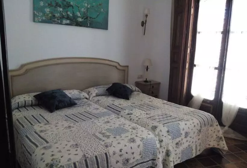 Majatalo El Sueño De Lucrecia