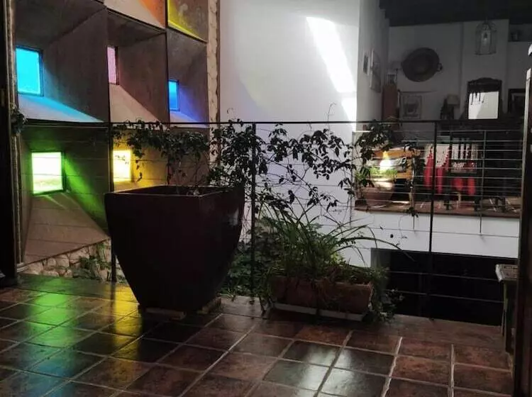 Majatalo El Sueño De Lucrecia