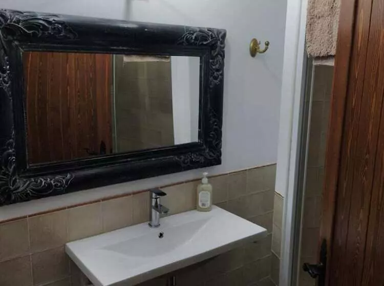 Majatalo El Sueño De Lucrecia