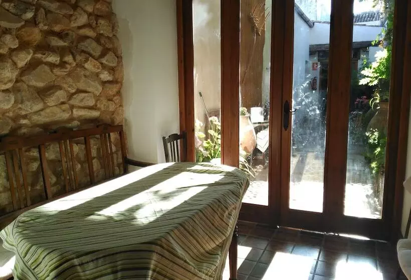 Majatalo El Sueño De Lucrecia