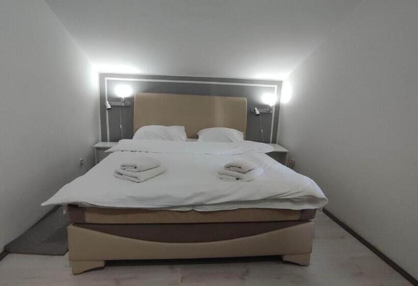 هتل Lira Excellent Nis