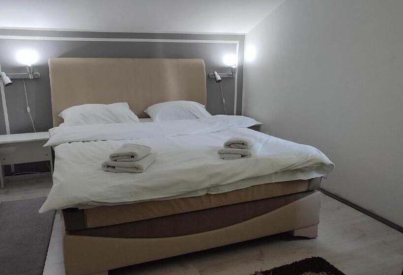 هتل Lira Excellent Nis