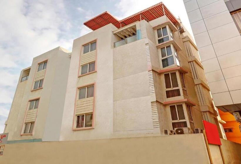 בית מלון כפרי Treebo The Grand Skyla Marathahalli