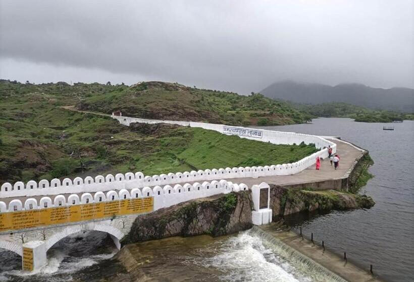 Отель Wait Way Palace Resort