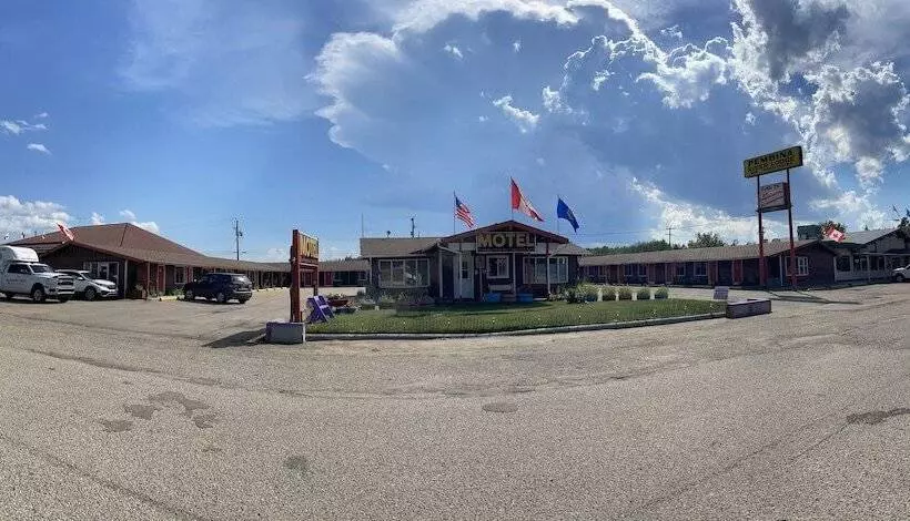 モーテル Pembina River Inn