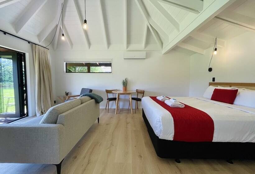 Pacific Harbour Villas