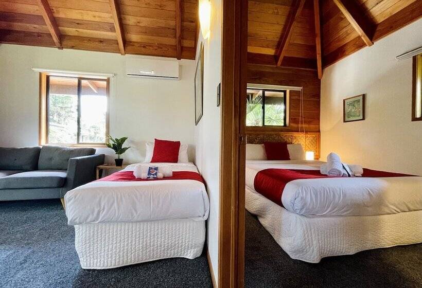 Pacific Harbour Villas