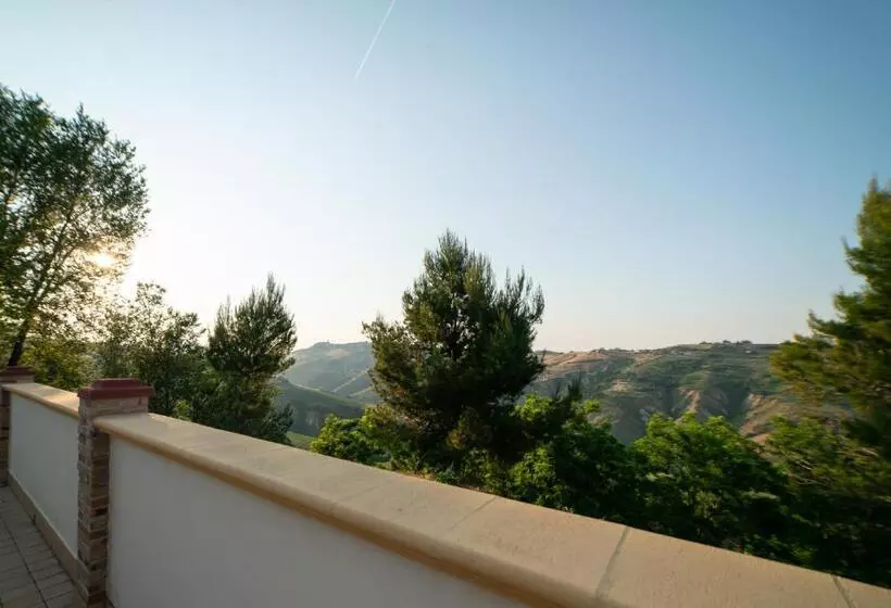 Majatalo Dimora Terrazza Sui Calanchi