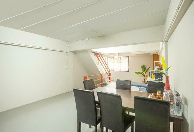 בית מלון כפרי Oyo 723 Lamphun Hostel