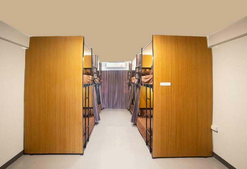 בית מלון כפרי Oyo 723 Lamphun Hostel