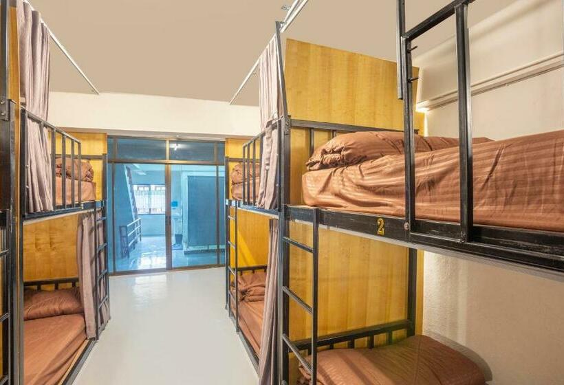 בית מלון כפרי Oyo 723 Lamphun Hostel