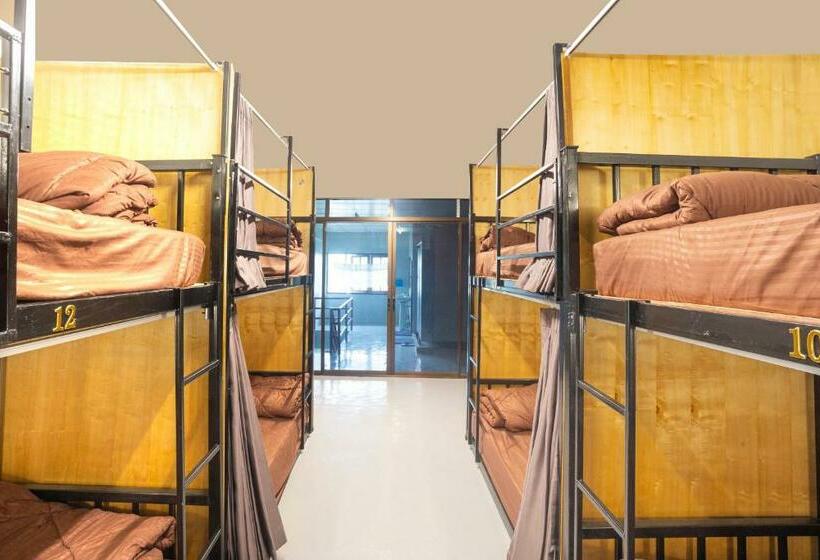 בית מלון כפרי Oyo 723 Lamphun Hostel