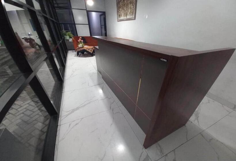 فندق Oyo 90510 Sand S Residence