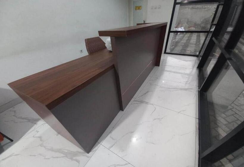 فندق Oyo 90510 Sand S Residence