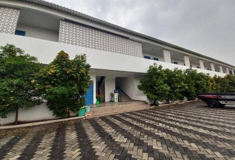 فندق Oyo 90510 Sand S Residence