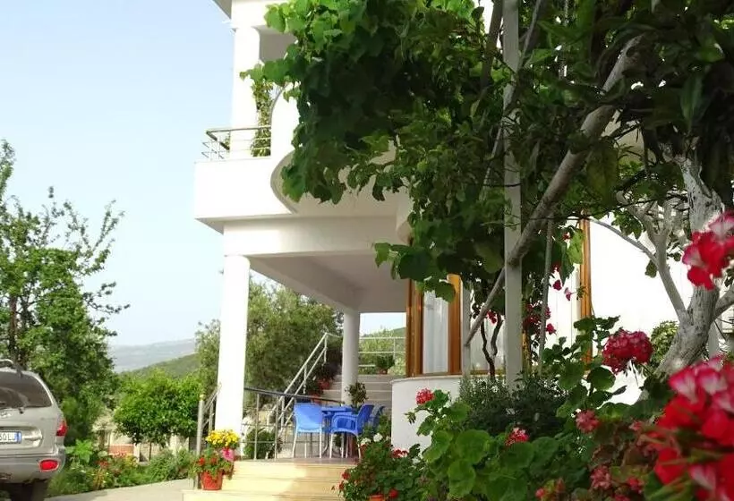 Garden Vila Ermali