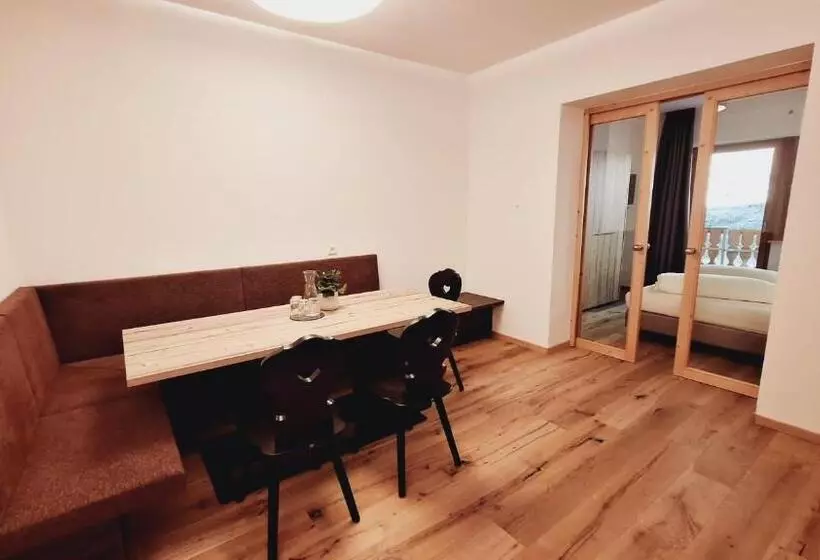 Hotelli Alpenspitz Appartements   Garni   B&b