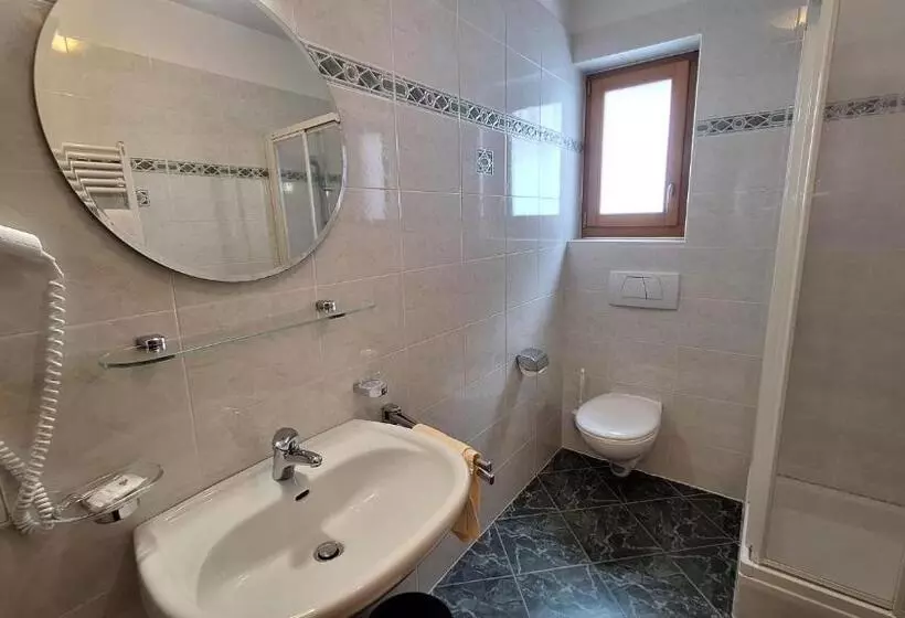 Hotelli Alpenspitz Appartements   Garni   B&b