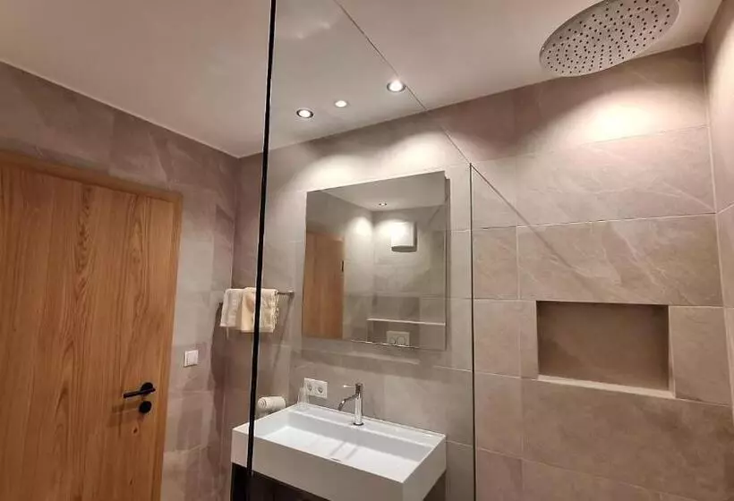 Hotelli Alpenspitz Appartements   Garni   B&b