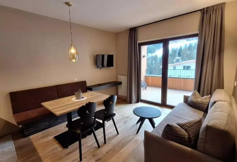 Hotelli Alpenspitz Appartements   Garni   B&b