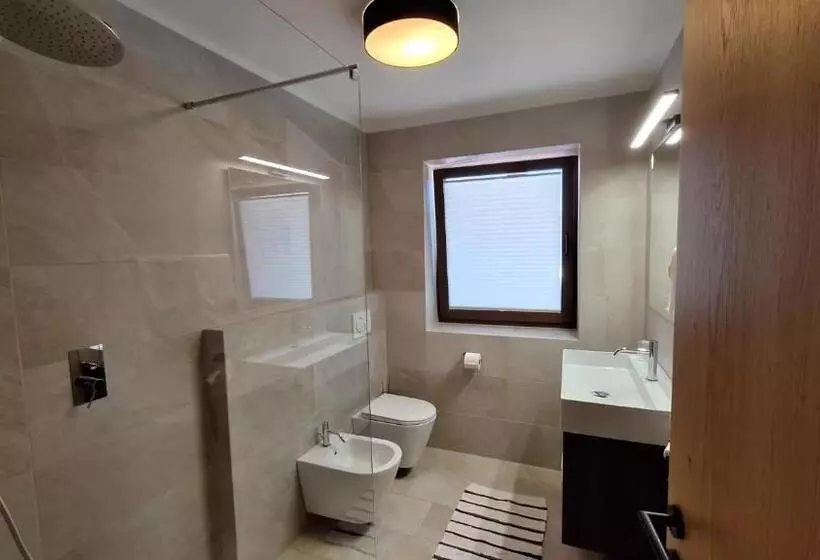 Hotelli Alpenspitz Appartements   Garni   B&b