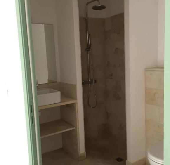 호텔 Logis Hôtel Les Tilleuls