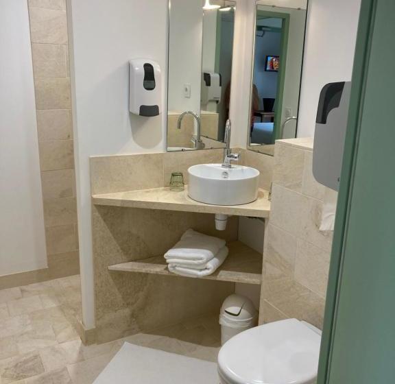 호텔 Logis Hôtel Les Tilleuls