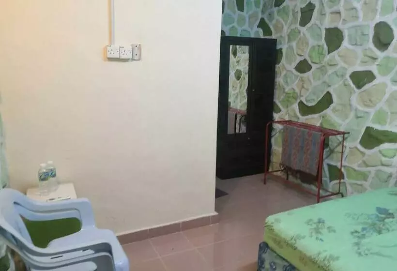 ホテル Oyo 90272 Alang Bonda Chalet