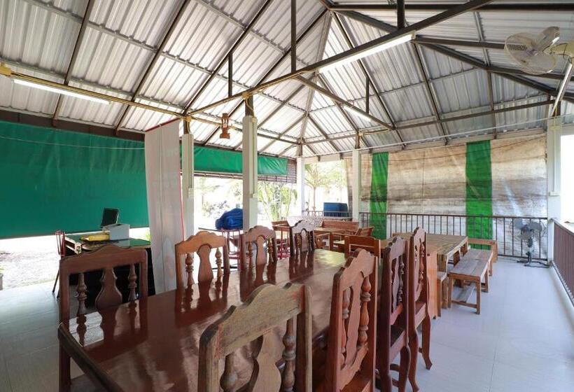 Oyo 553 Kongsup Resort