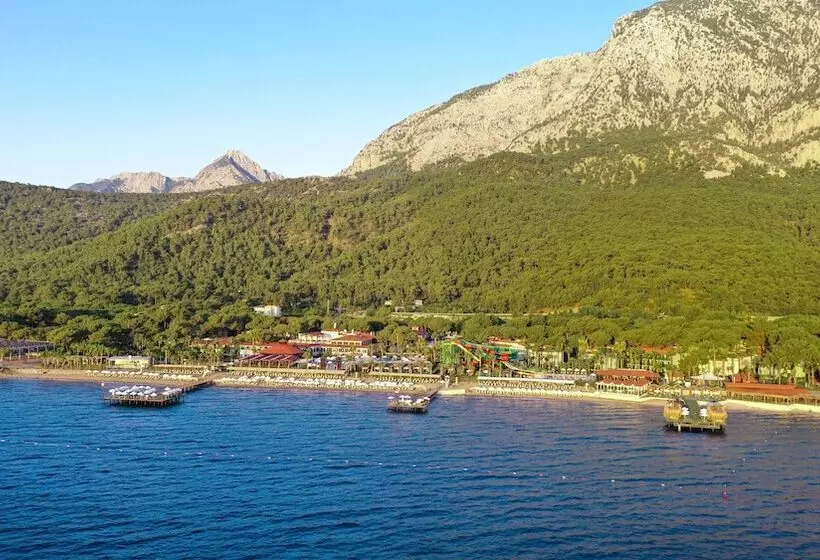 Crystal Flora Beach Resort - Ultimate All Inclusive